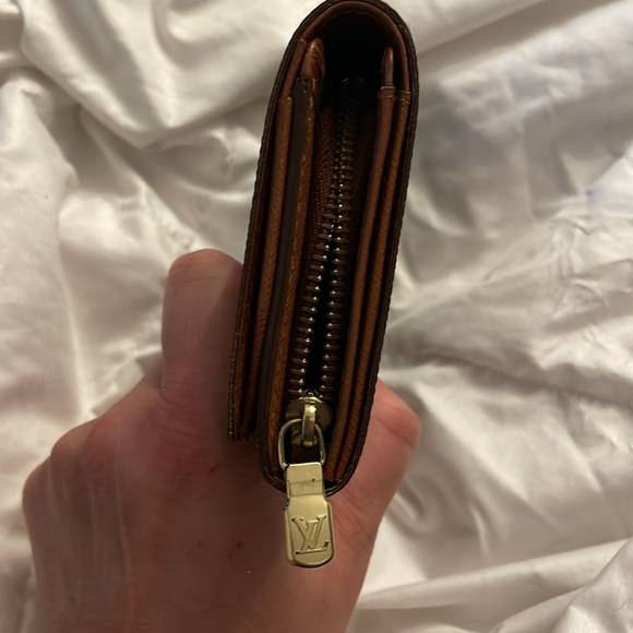 Louis Vuitton Monogram Les Tresor Wallet - Picture 8 of 8